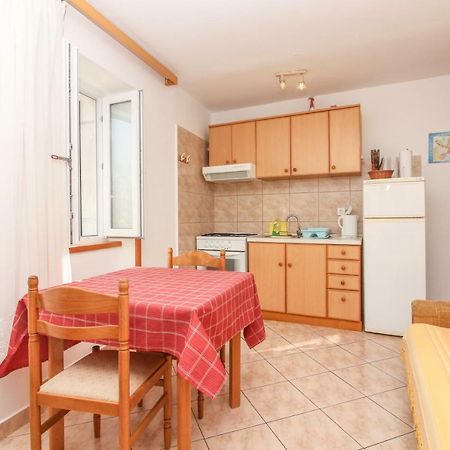 Apartmani Toni Poce Примоштен Екстер'єр фото