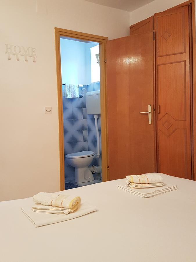 Apartmani Toni Poce Примоштен Екстер'єр фото