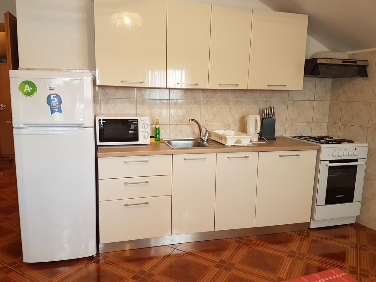 Apartmani Toni Poce Примоштен Екстер'єр фото