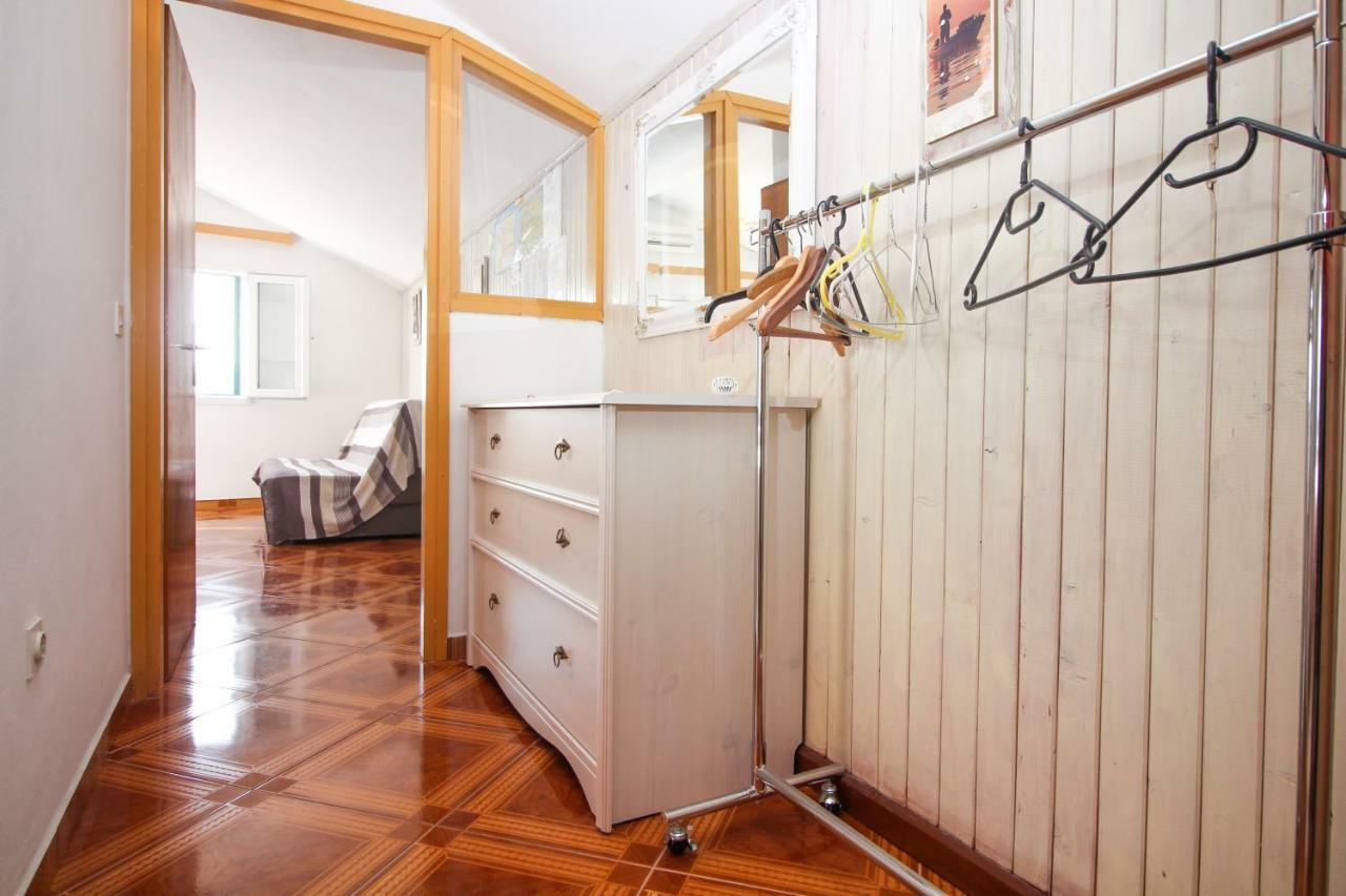 Apartmani Toni Poce Примоштен Екстер'єр фото
