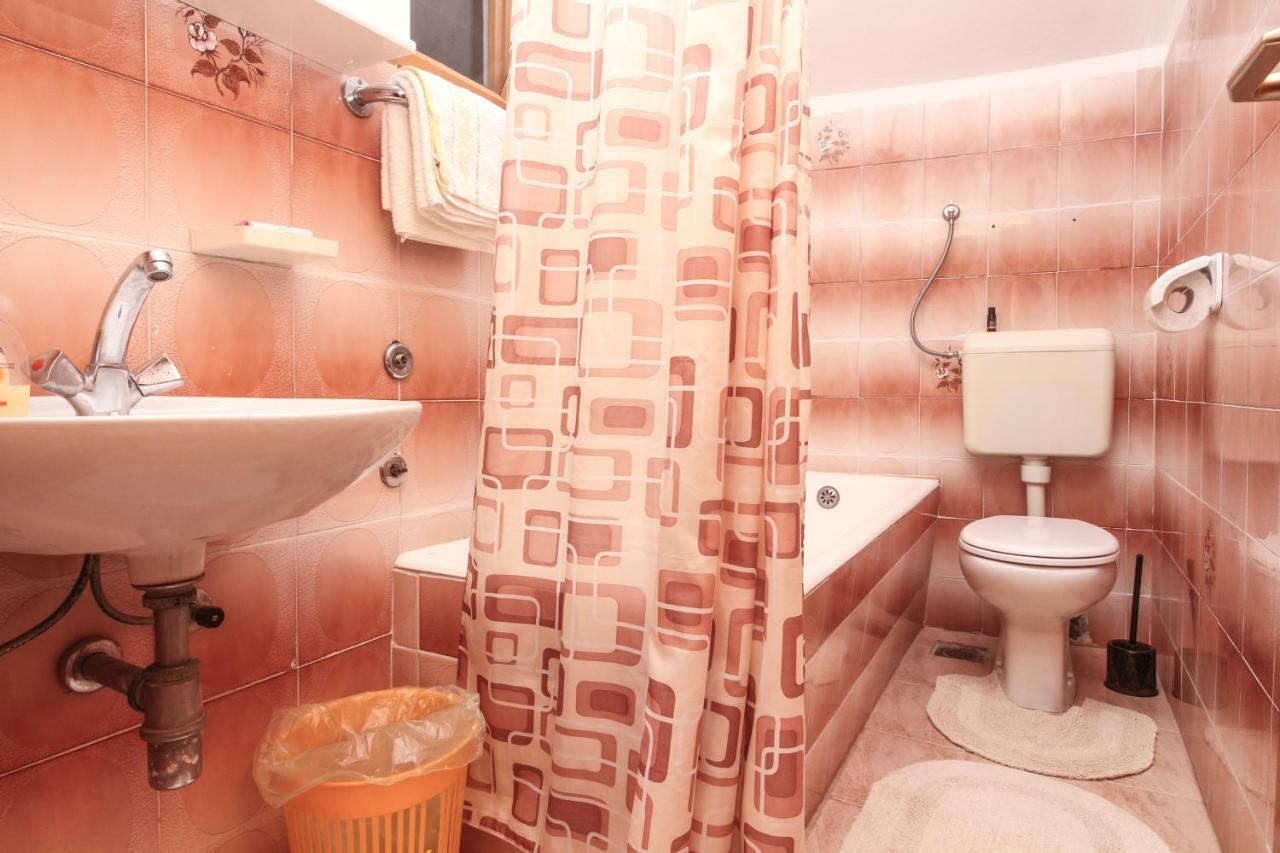 Apartmani Toni Poce Примоштен Екстер'єр фото