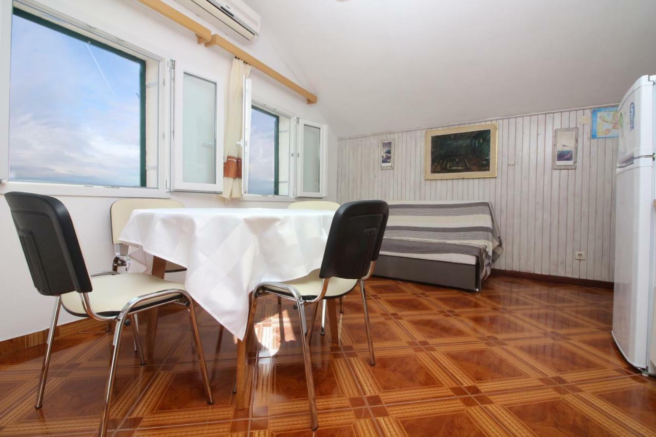 Apartmani Toni Poce Примоштен Екстер'єр фото