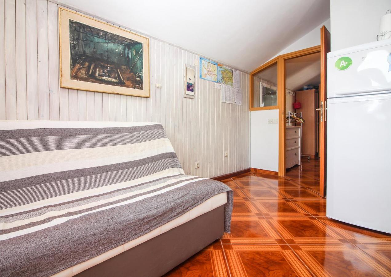 Apartmani Toni Poce Примоштен Екстер'єр фото
